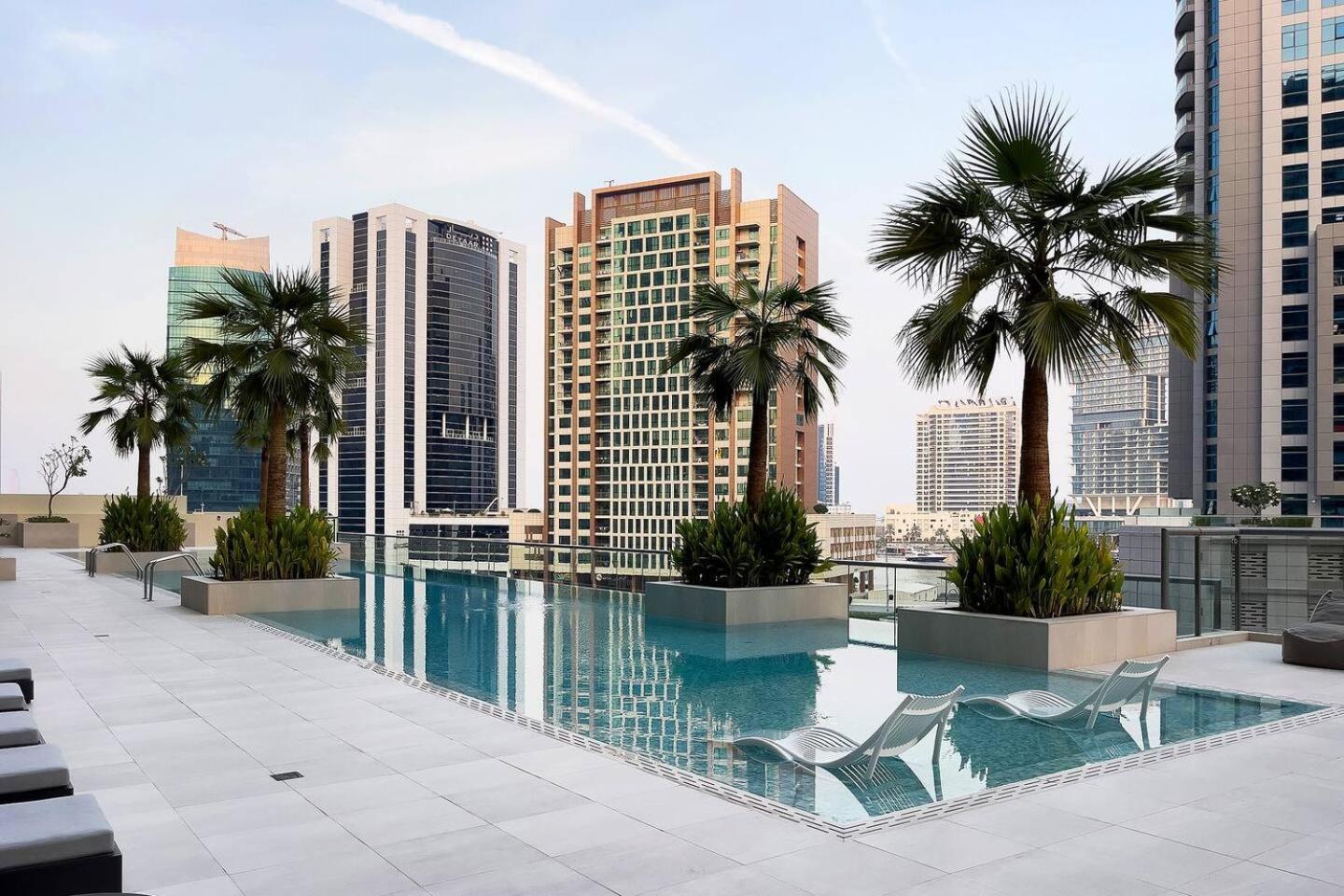 Apartment 7 Mins To Mall & Burj2br Sterling Omniya