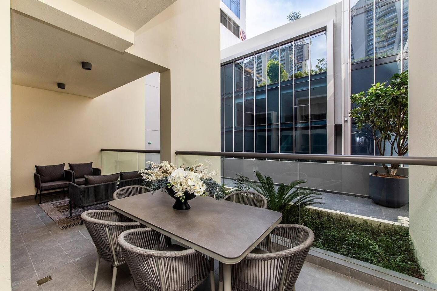 Apartment 7 Mins To Mall & Burj2br Sterling Omniya *